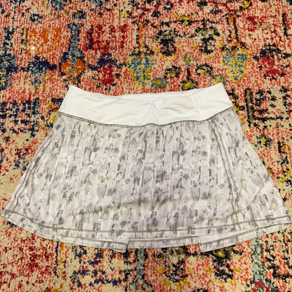Size 8 lululemon skirt DISCONTINUED RARE